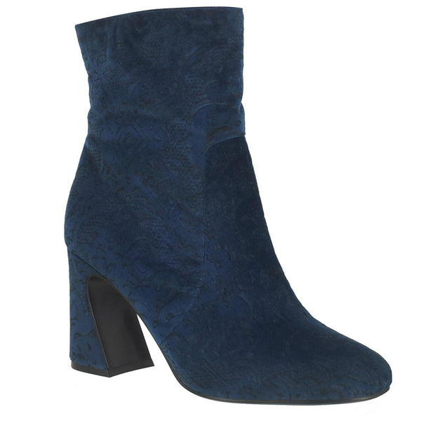 Impo Womens Tharen Velvet Textured Ankle Boots